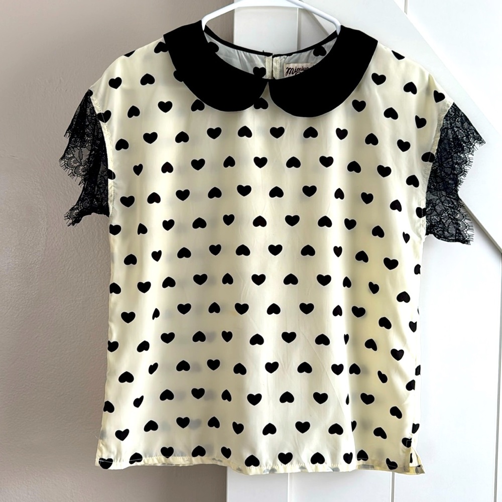 Ivory & black hearts top
